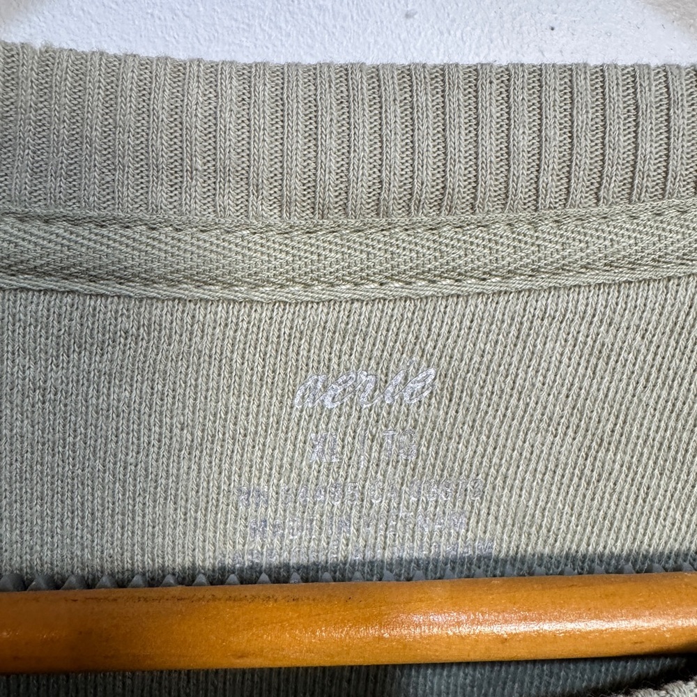 NWT AERIE 100% Cotton Crewneck Light Sage Green w Embroidered Flowers-XL - Picture 3 of 4